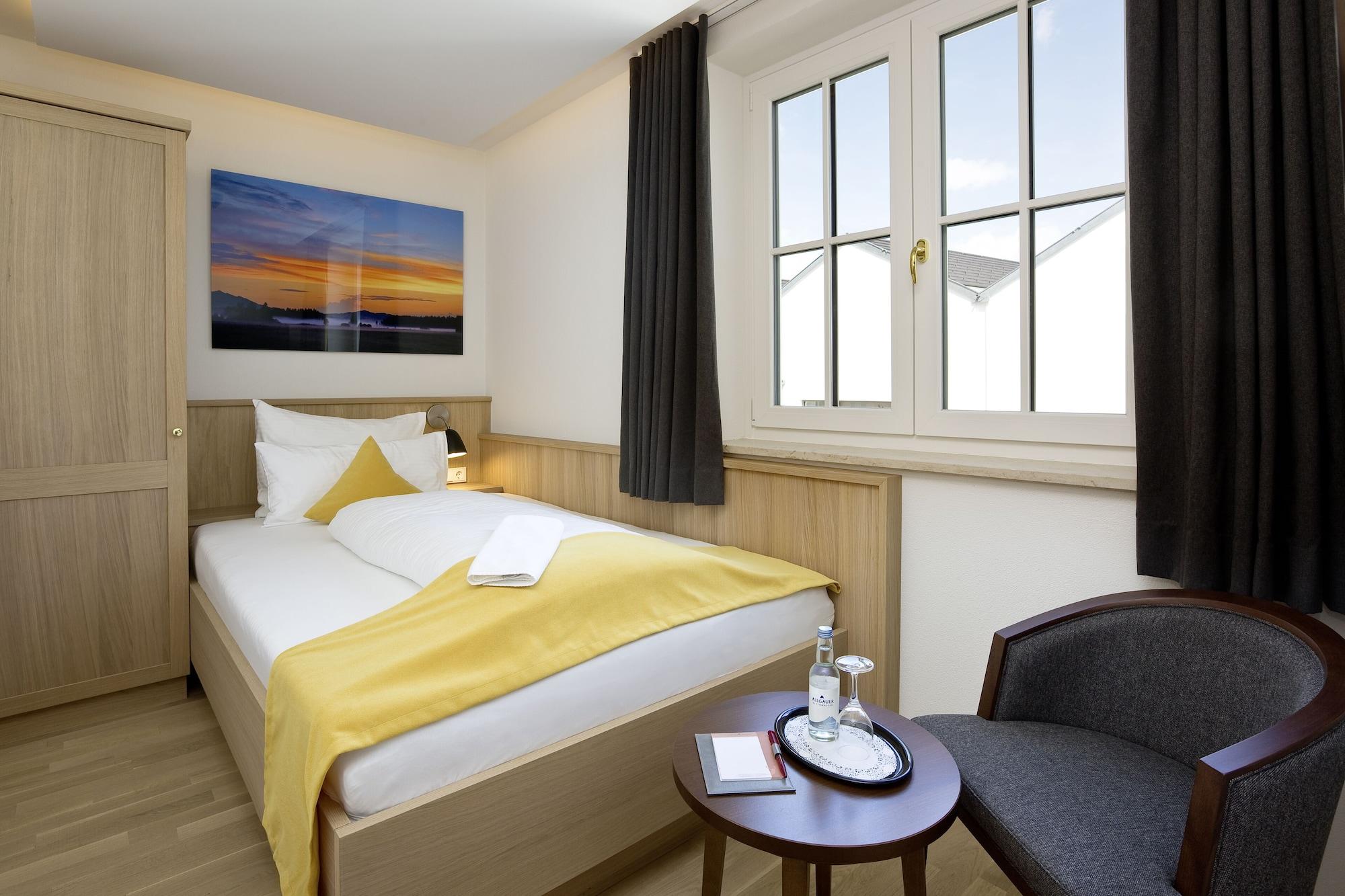 Hotel Hirsch Fussen Bagian luar foto