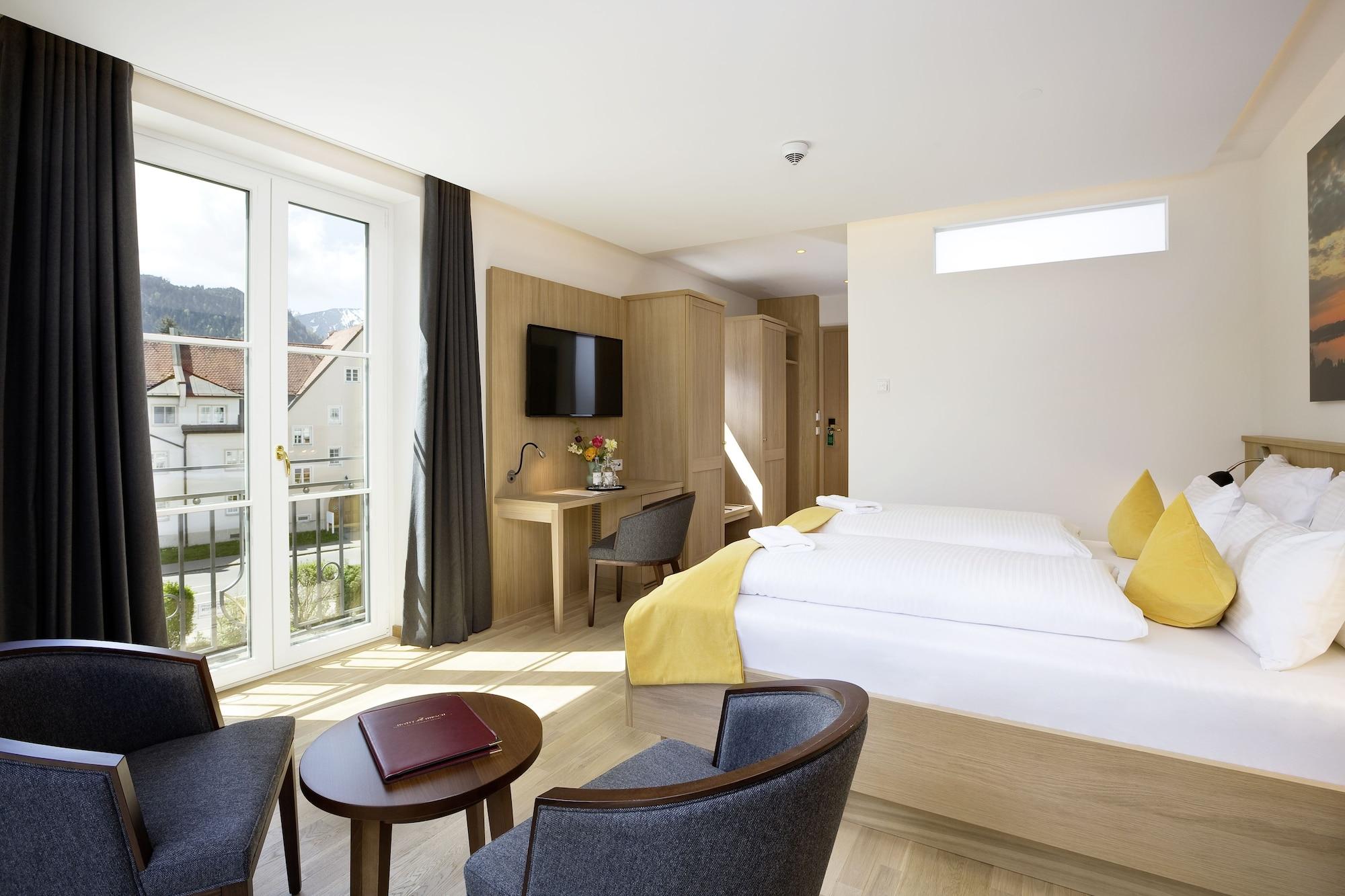 Hotel Hirsch Fussen Bagian luar foto
