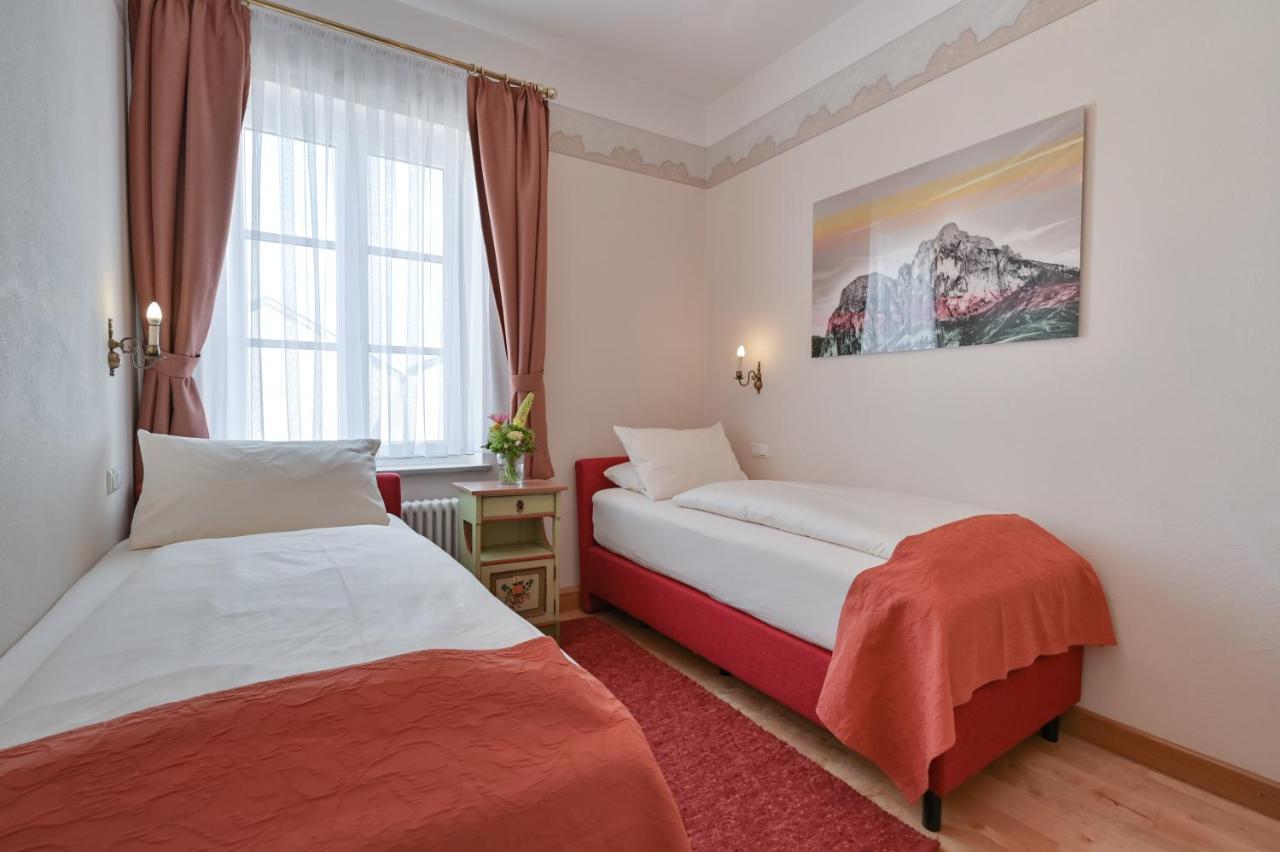 Hotel Hirsch Fussen Bagian luar foto