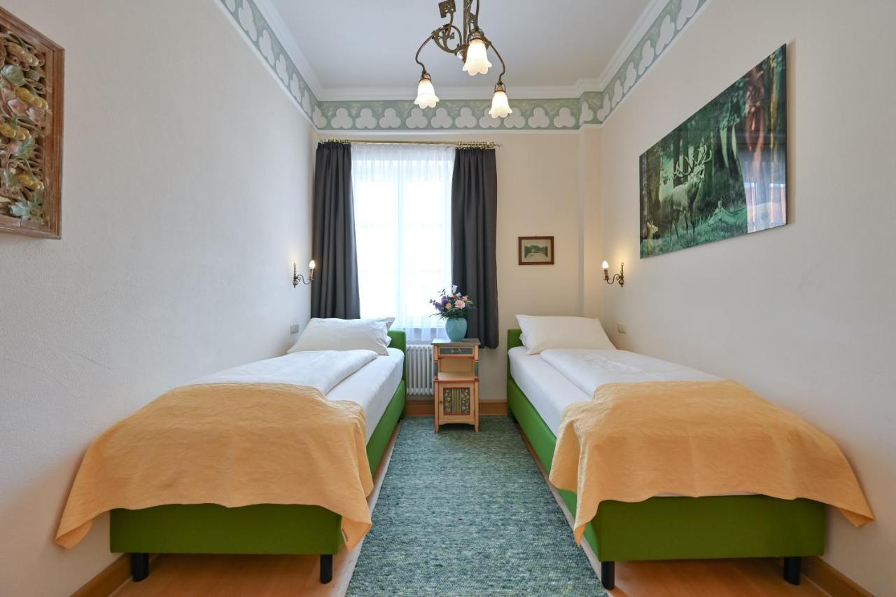 Hotel Hirsch Fussen Bagian luar foto